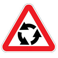Дорожный знак «Пересечение с круговым движением»